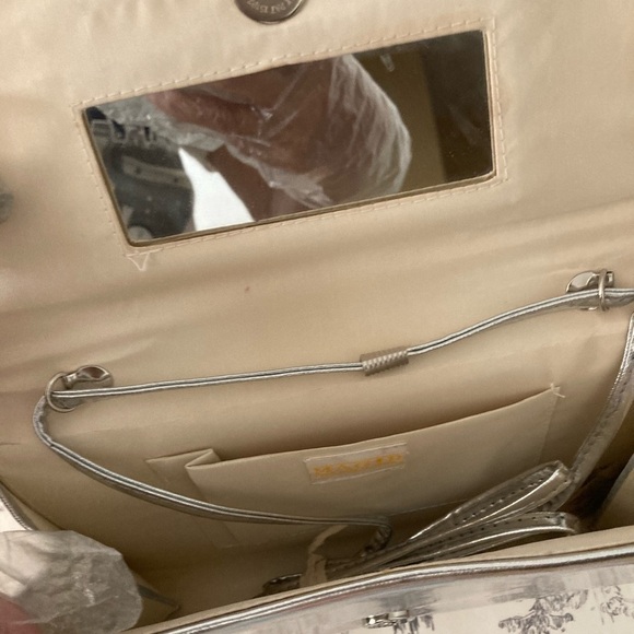 Silver Mettalic Mini Purse - Picture 2 of 7